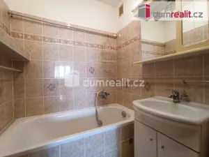 Pronájem bytu 2+1, Ostrov, Severní, 56 m2