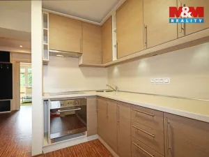 Prodej bytu 2+1, Karlovy Vary - Drahovice, Vítězná, 33 m2