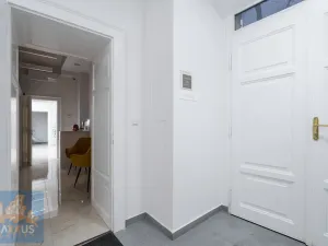 Pronájem obchodního prostoru, Praha - Nové Město, Václavské náměstí, 10 m2
