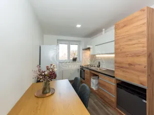 Pronájem bytu 2+1, Trutnov - Střední Předměstí, Tkalcovská, 56 m2