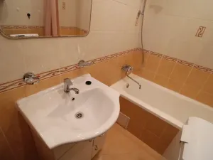 Prodej bytu 2+1, Karlovy Vary, I. P. Pavlova, 54 m2