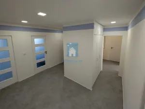 Pronájem bytu 4+1, Praha, Chalabalova, 107 m2