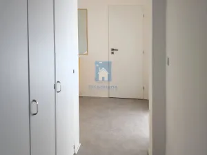 Pronájem bytu 4+1, Praha, Chalabalova, 107 m2