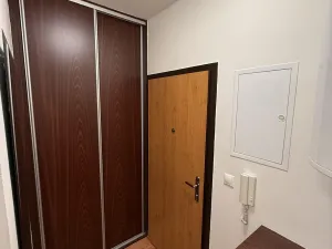 Pronájem bytu 2+kk, Praha - Letňany, Kuželova, 37 m2
