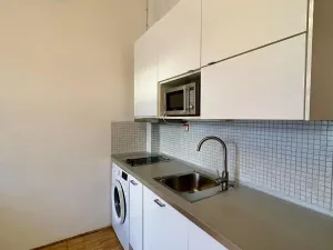 Pronájem bytu 1+kk, Praha - Libeň, Zenklova, 25 m2