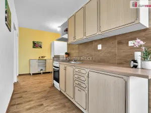 Prodej bytu 2+1, Karlovy Vary - Stará Role, Závodu míru, 63 m2