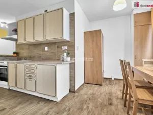 Prodej bytu 2+1, Karlovy Vary - Stará Role, Závodu míru, 63 m2