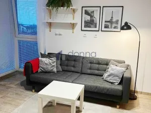 Pronájem bytu 2+kk, Praha, Pod Nouzovem, 38 m2