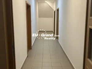 Pronájem kanceláře, Varnsdorf, 5. května, 94 m2