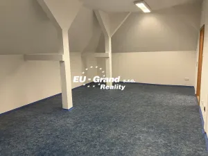 Pronájem kanceláře, Varnsdorf, 5. května, 151 m2