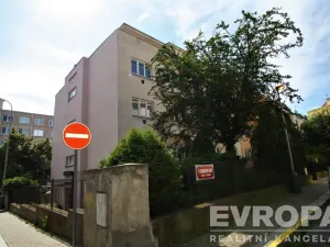 Pronájem bytu 1+kk, Praha - Nusle, U družstva Život, 33 m2