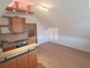 Pronájem bytu 1+kk, Jesenice, Příčná II., 33 m2