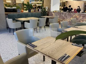 Pronájem restaurace, Pardubice, náměstí Republiky, 350 m2
