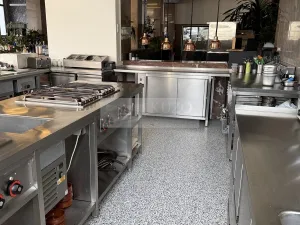 Pronájem restaurace, Pardubice, náměstí Republiky, 350 m2