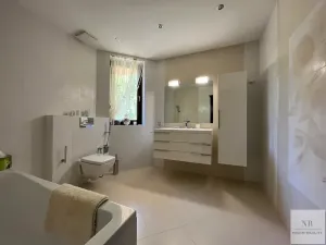 Prodej vily, Nová Role - Mezirolí, 350 m2