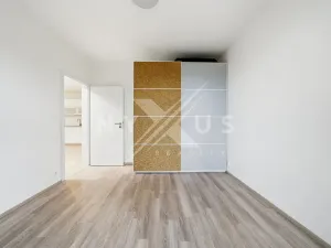 Prodej bytu 2+kk, Praha - Modřany, K Vystrkovu, 57 m2