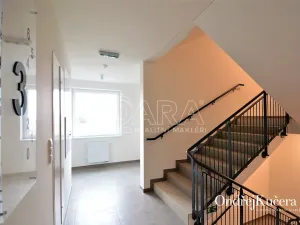 Pronájem bytu 1+kk, Praha - Ruzyně, Drnovská, 44 m2