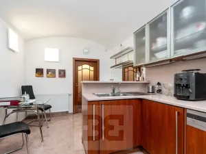 Prodej kanceláře, Praha - Vinohrady, Na Kozačce, 95 m2