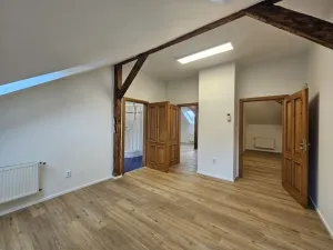 Pronájem kanceláře, Praha, Vinopalnická, 104 m2