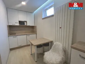 Pronájem bytu 1+kk, Louny, Sladkovského, 28 m2