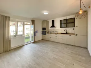 Pronájem bytu 2+kk, Praha, Družstevní ochoz, 52 m2