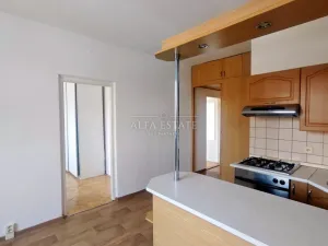 Pronájem bytu 2+1, Karlovy Vary, Krymská, 51 m2