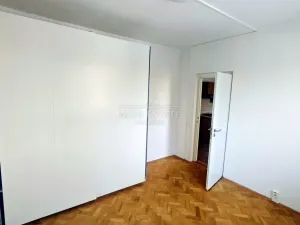 Pronájem bytu 2+1, Karlovy Vary, Krymská, 51 m2