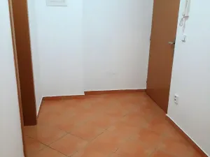 Pronájem bytu 1+kk, Praha - Strašnice, Názovská, 35 m2