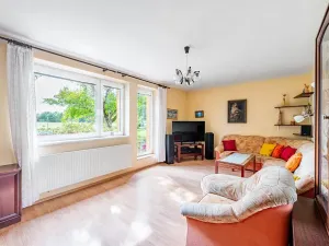 Prodej vícegeneračního domu, Jenštejn, 200 m2