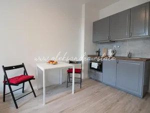 Pronájem bytu 2+kk, Praha - Lahovice, Strakonická, 38 m2