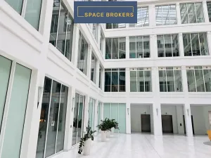 Pronájem kanceláře, Praha, Křižíkova, 1080 m2