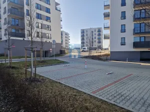 Pronájem garážového stání, Plzeň, Vojanova, 12 m2