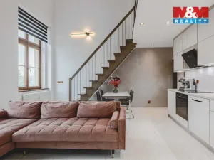 Prodej bytu 4+kk, Klatovy - Klatovy III, Husovo náměstí, 78 m2