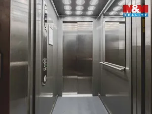 Prodej bytu 4+kk, Klatovy - Klatovy III, Husovo náměstí, 78 m2