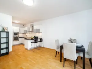 Pronájem bytu 3+kk, Praha - Vinohrady, U Zvonařky, 90 m2