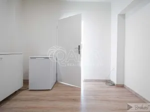 Pronájem bytu 1+1, Praha - Kbely, Semilská, 30 m2