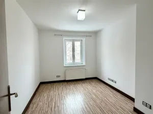 Pronájem bytu 4+kk, Cheb, Husova, 78 m2