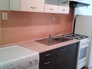 Pronájem bytu 1+kk, Teplice, U Červeného kostela, 30 m2