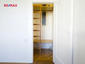 Pronájem bytu 1+1, Praha - Podolí, Výchozí, 37 m2