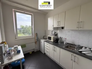 Pronájem výrobních prostor, Nupaky, Komerční, 1918 m2