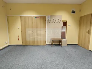 Pronájem kanceláře, Pečky, Chvalovická, 71 m2