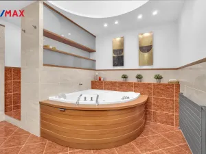 Prodej bytu 5+kk, Praha - Dolní Měcholupy, Za kovárnou, 219 m2