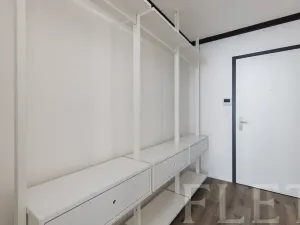Pronájem bytu 1+kk, Praha - Smíchov, Pod Barvířkou, 36 m2