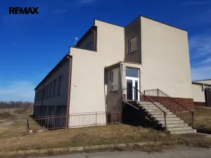 Prodej výrobních prostor, Uherčice, 1500 m2