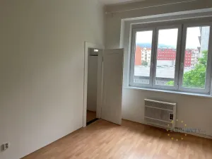 Pronájem bytu 2+kk, Praha - Nusle, Žateckých, 45 m2