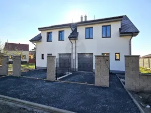 Prodej rodinného domu, Přerov nad Labem, 126 m2