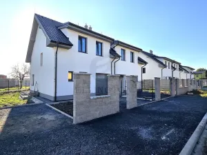 Prodej bytu 4+kk, Přerov nad Labem, 126 m2