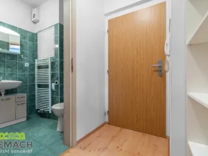 Pronájem bytu 1+kk, Uherské Hradiště, Slovácká, 32 m2