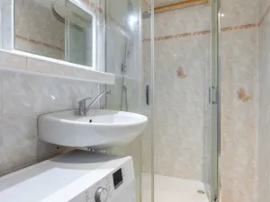 Pronájem bytu 2+kk, Praha - Bohnice, Zelenohorská, 42 m2