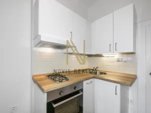 Prodej bytu 1+kk, Praha - Bubeneč, N. A. Někrasova, 33 m2